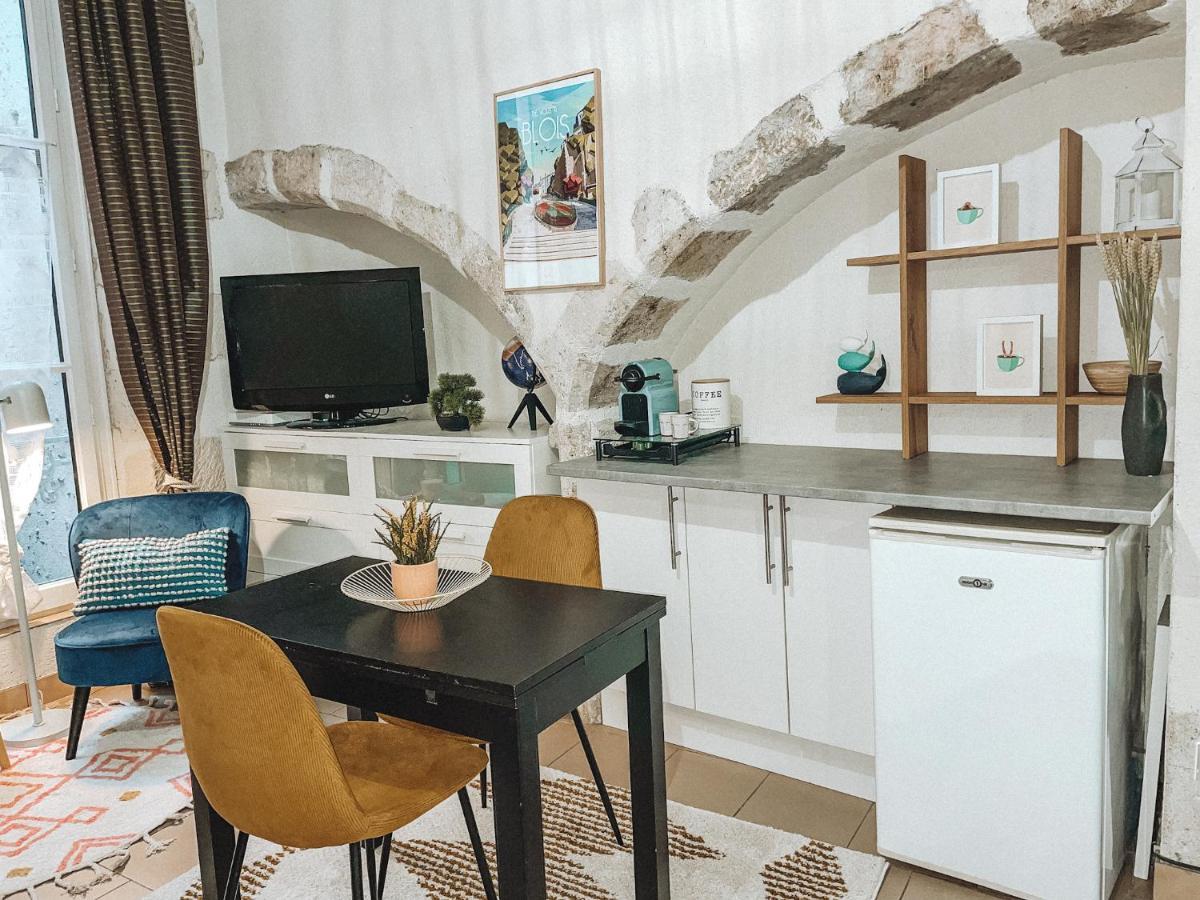 Charme & Calme A 200M Du Chateau บลัวส์ ภายนอก รูปภาพ